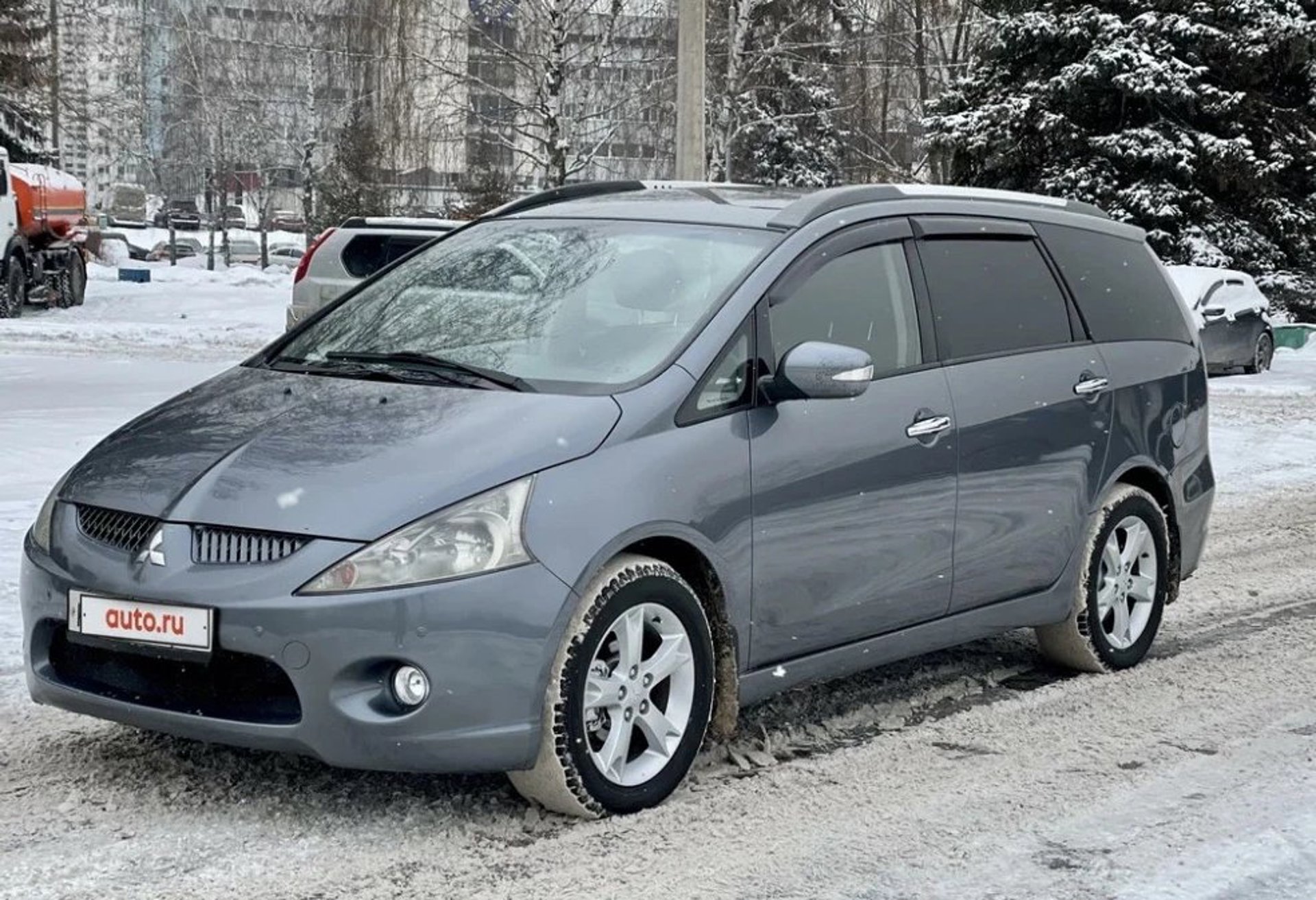 Mitsubishi Grandis 2007