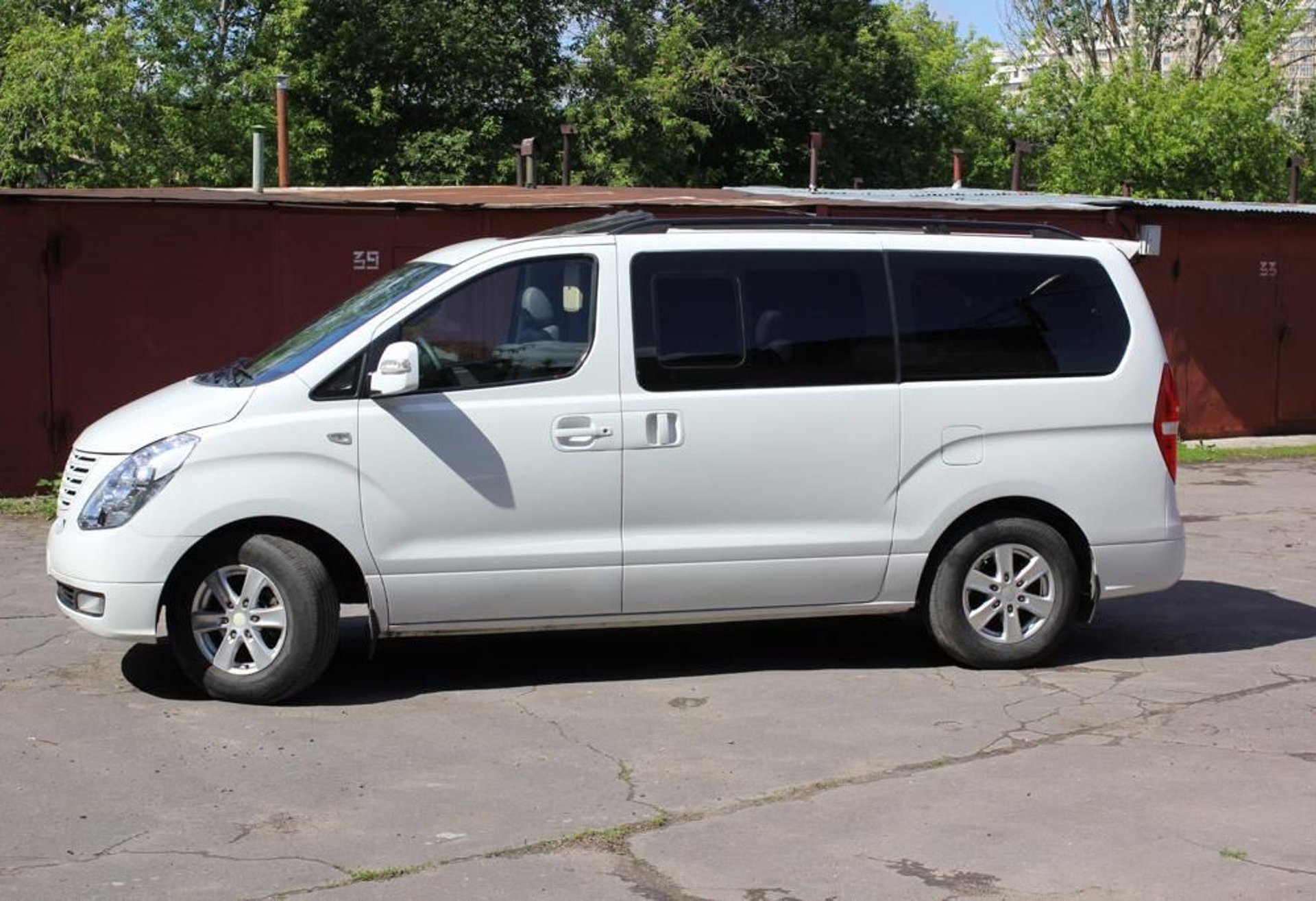 Hyundai Grand Starex 2011